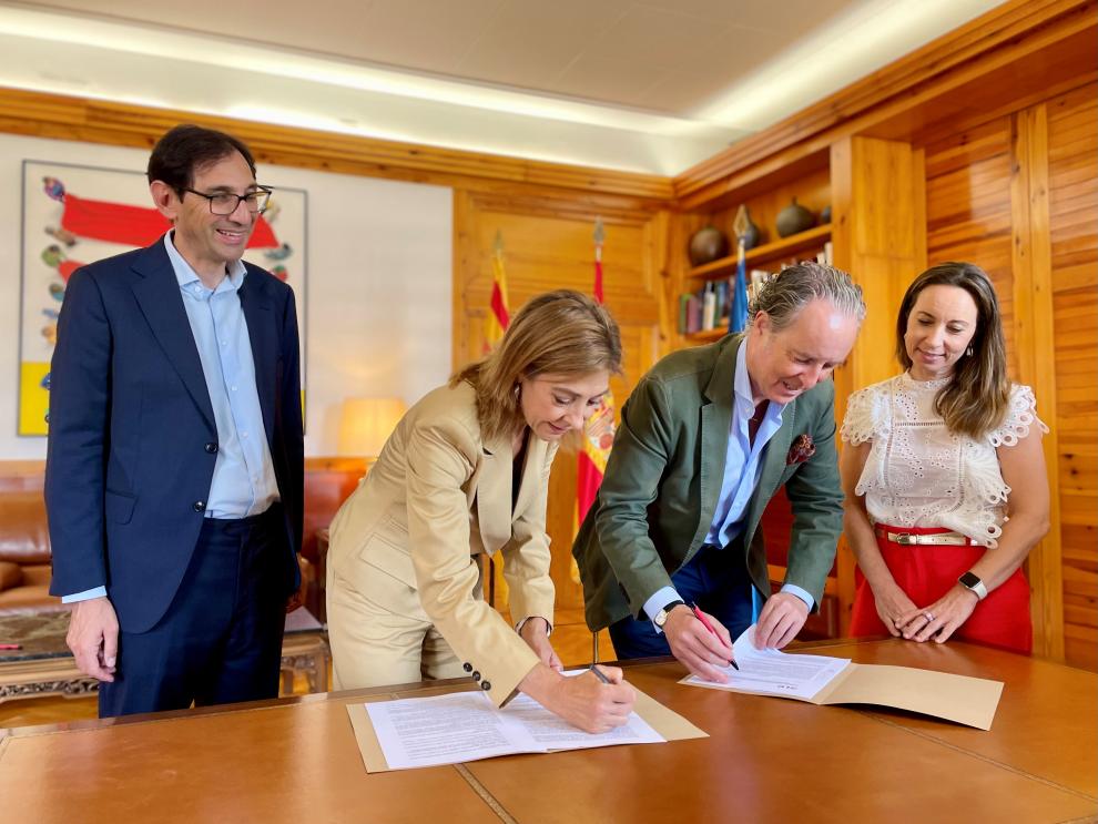 Aragón Plataforma Logística y ZLC crean una cátedra para reforzar la estrategia logística de Aragón Aragón Plataforma Logística y ZLC crean una cátedra para reforzar la estrategia logística de Aragón